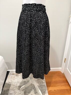 Black White Polka Dot Pleated Midi Skirt with Ruffled Waist.  Size S